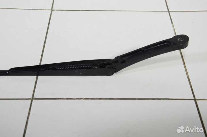 Поводок стеклоочистителя передний левый Volkswagen