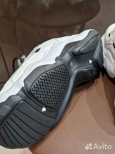 Кроссовки женские 36 размер новые