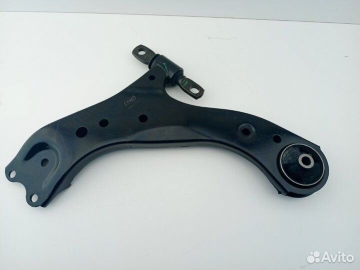 Рычаг подвески нижний передний правый Toyota Rav4