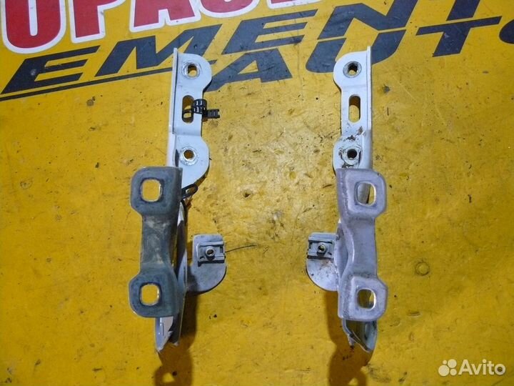 Петля капота правая для LADA Vesta 2017