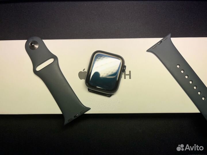 Apple watch se (Gen 2) 40mm Midnight Al Mid SB S/M