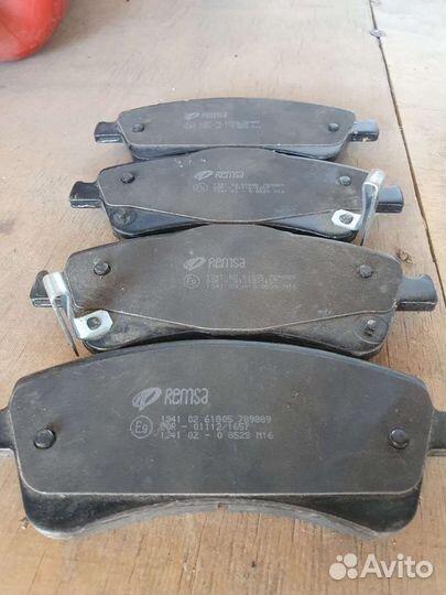 Тормозные колодки toyota avensis