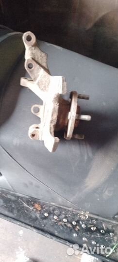 Поворотный кулак левый kia rio 1