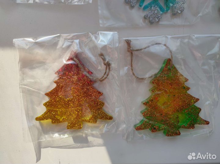 Елочные игрушки из эпоксидной смолы