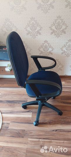 Компьютеоный стол+кресло