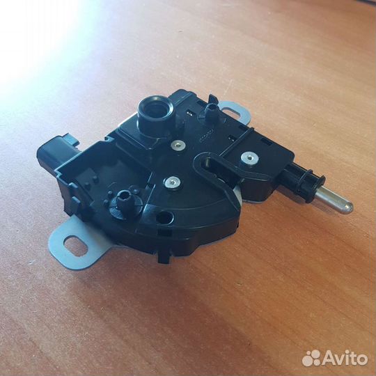 Замок капота Ford Focus 2, C-Max