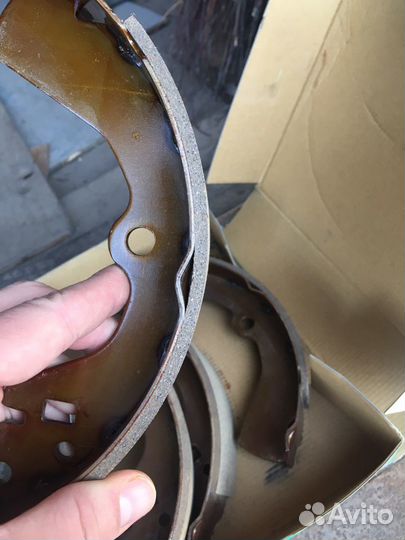 Задние тормозные колодки барабанные