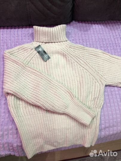 Свитер женский новый 44 46
