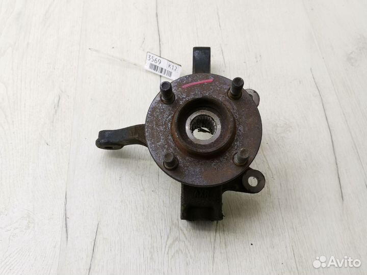 Передний правый Кулак поворотный Nissan Micra K12