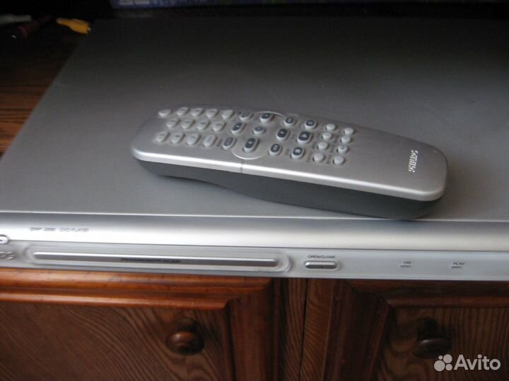 DVD плеер Philips с дисками