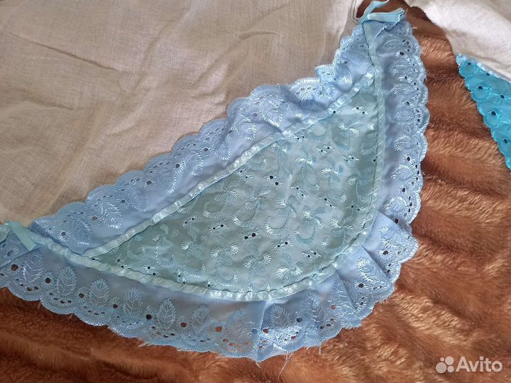 Простынка с уголком и чепчик для новорождённого