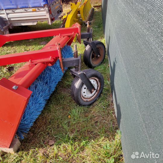Щетка коммунальная