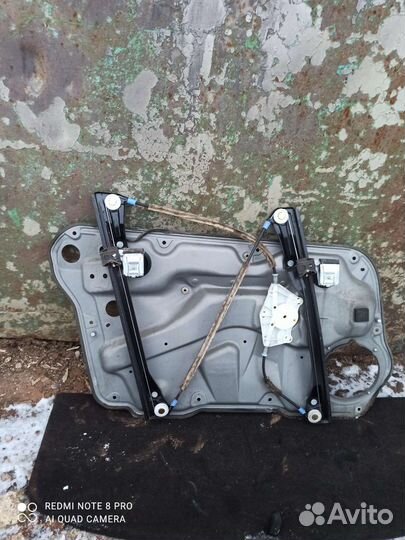 Гольф 4 Бора Стеклоподьемник правый передний