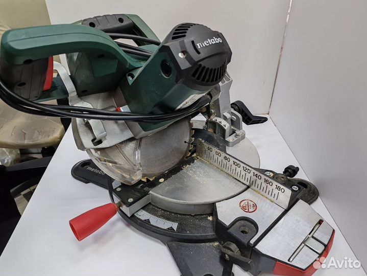 Торцовочная пила Metabo KS 216 M Lasercut