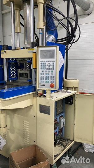 Вертикальный термопластавтомат тпа