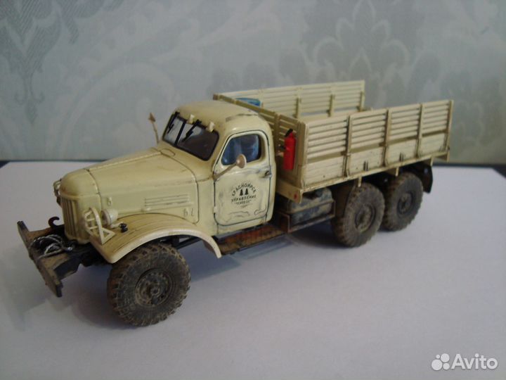 Модель - ЗИЛ грузовой потрепаный