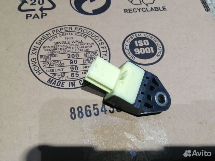 Датчик удара боковой Toyota LC200 Lexus LX570