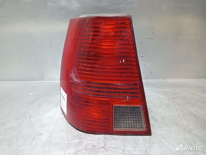 Фонарь задний левый Volkswagen Bora 1997-2005