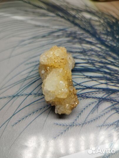 Щетка жёлтого кварца