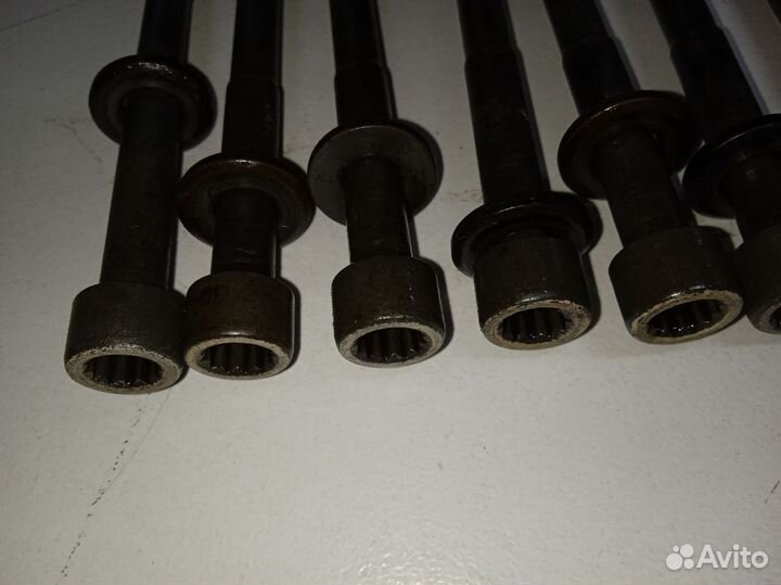 Kia Ceed (ED) l комплект болтов головки блока