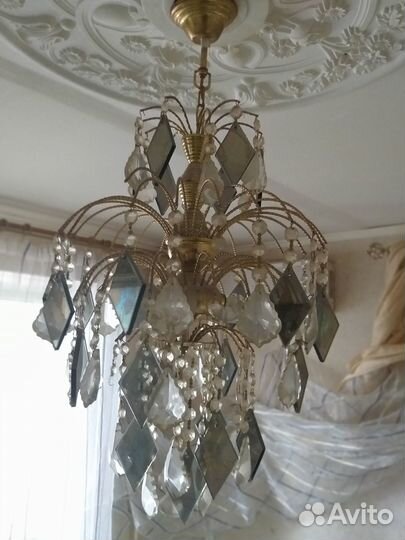 Люстра красивая, в спальню, 3 рожка