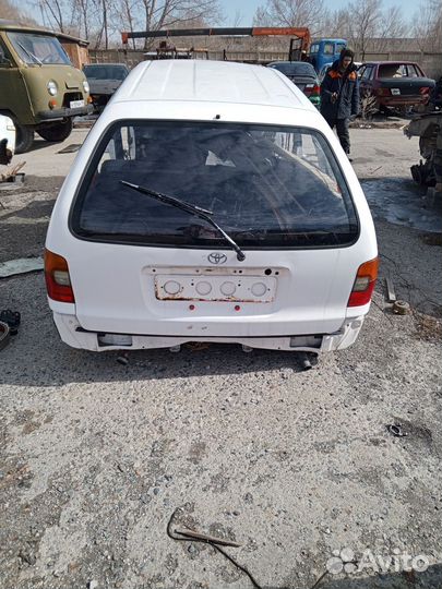 Крышка багажника toyota corolla е104