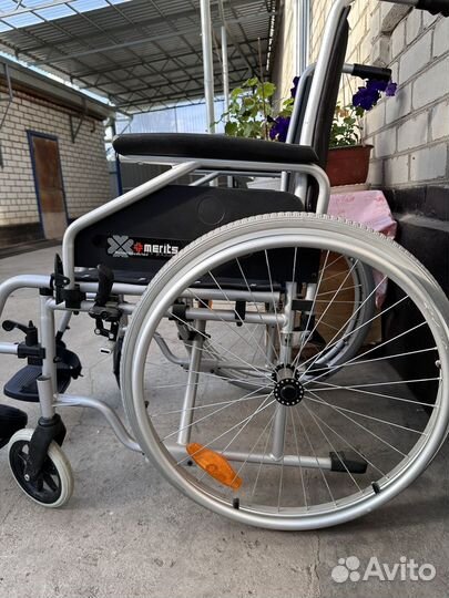 Кресло коляска инвалидная merits
