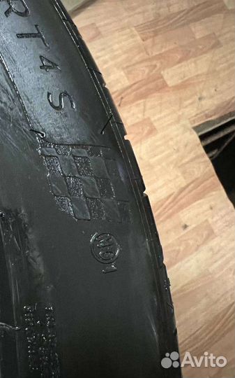 Michelin Pilot Sport 4 S 285/40 R22 и 325/35 R22 110Y