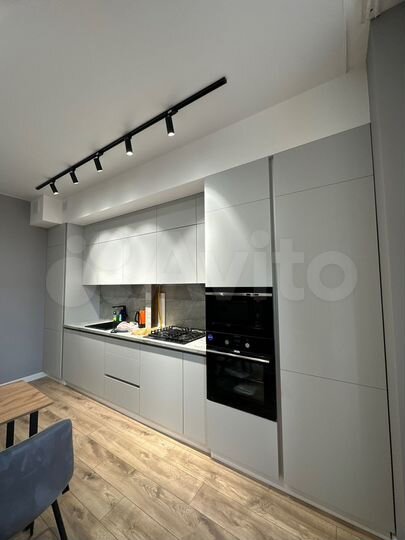 2-к. квартира, 80 м², 1/9 эт.