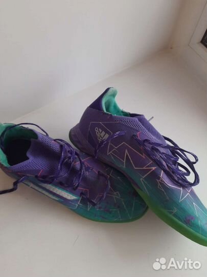 Футбольные бутсы adidas