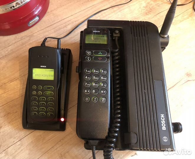 Два телефона Bosch Cartel MT 8G 2 и M-COM214