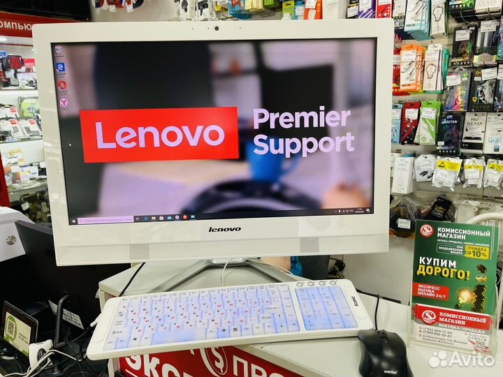 Моноблок Lenovo 23,5 Core i 3