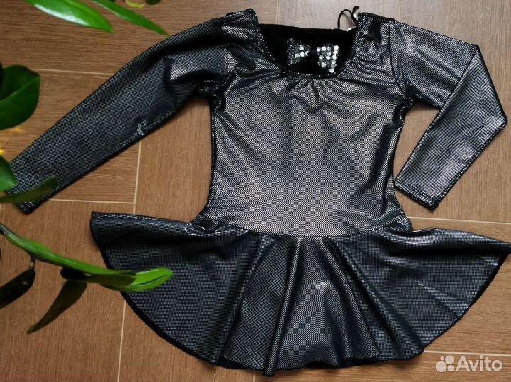 Костюм для выступлений гимнастики