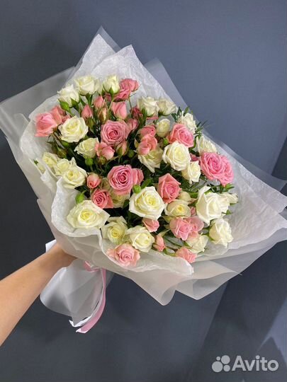 Букеты из 25 Кенийских роз. Доставка