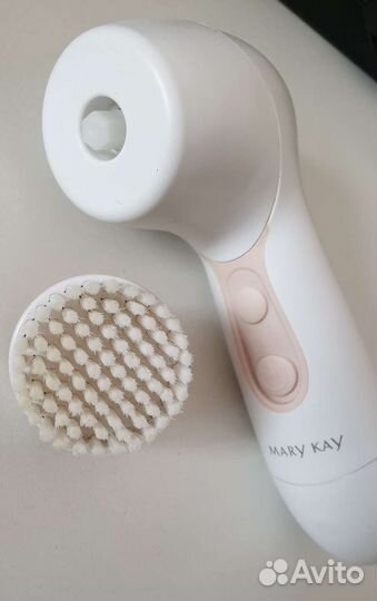 Щетка для ухода и очищения лица Mary Kay