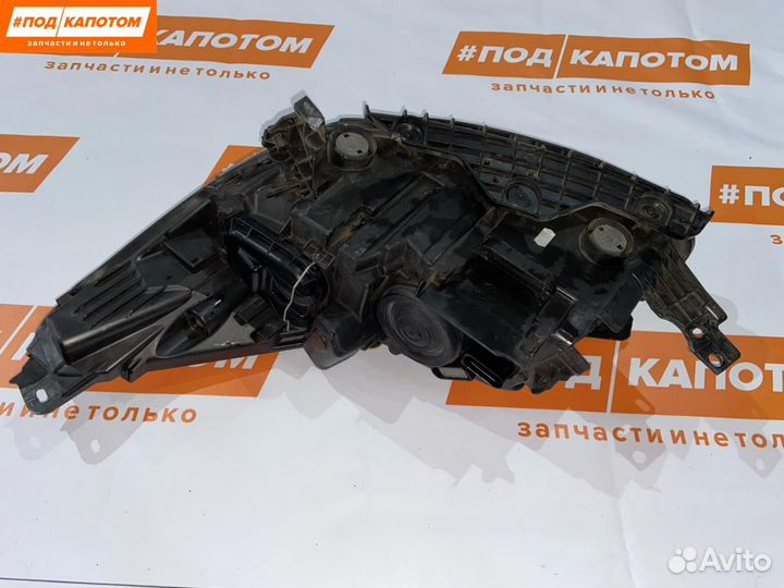 Фара правая Ford Kuga 2 2013