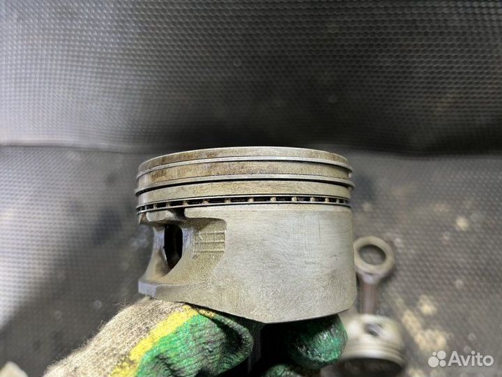 Шатун поршень Opel Vectra B Z16XE