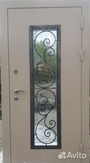 Дверь металлическая со стеклом в котельную