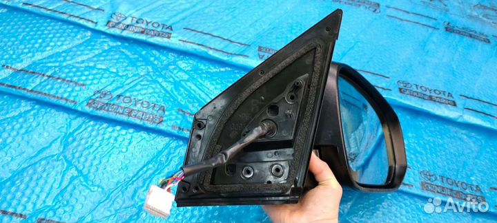 Зеркало Рав 4 -4 правое с камерой без дефектов