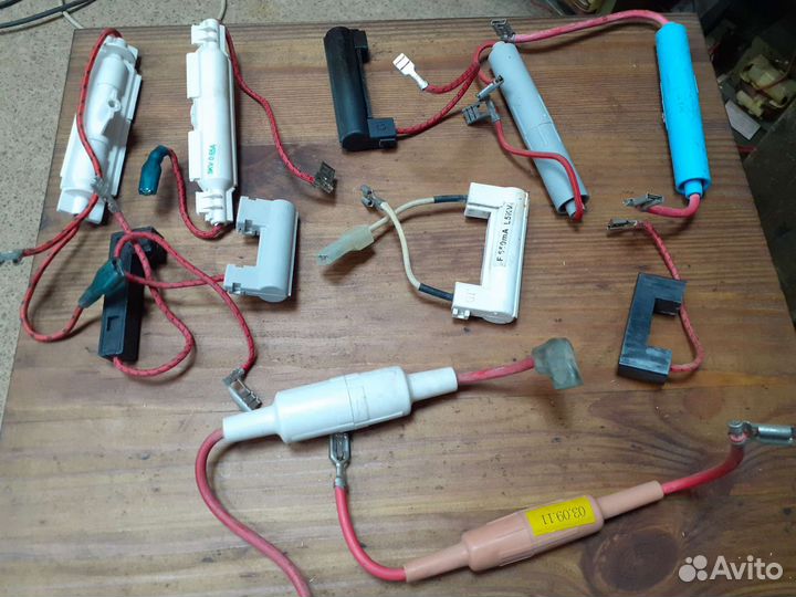 Предохранитель высоковольтный для свч