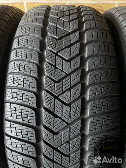 Pirelli Scorpion Winter RFT 235/55 R19 101H