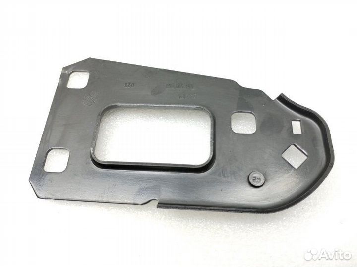 Кронштейн усилителя бампера передний левый Audi A4