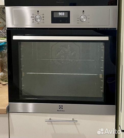Духовой шкаф Electrolux OEM3H40TX