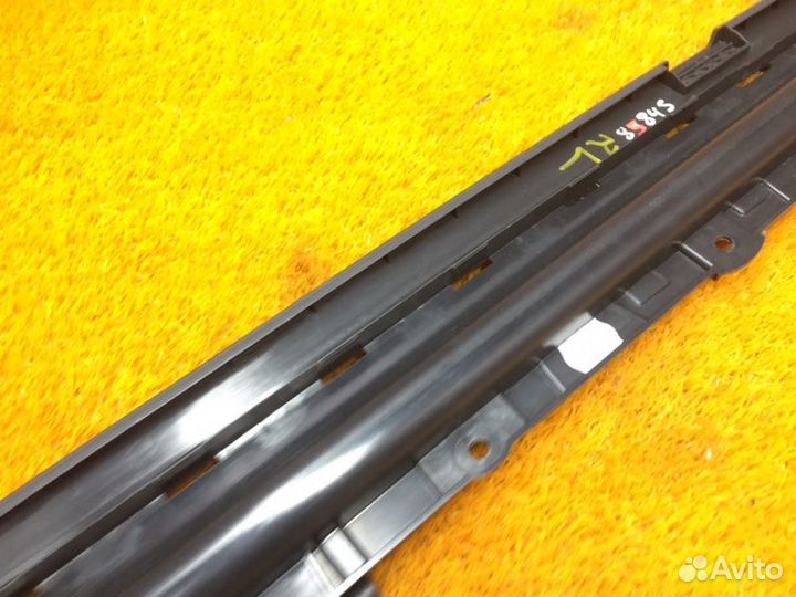 Шторка двери задняя левая Mercedes-Benz E-Class