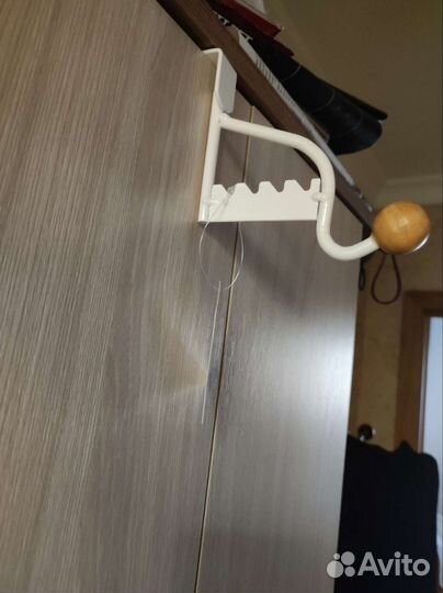 Вешалка на дверь