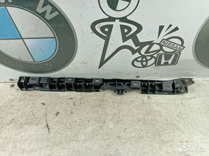 Кронштейн крепления порогов BMW 5 F10