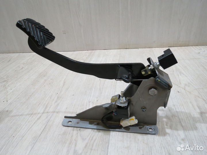 Педаль сцепления Hyundai Solaris