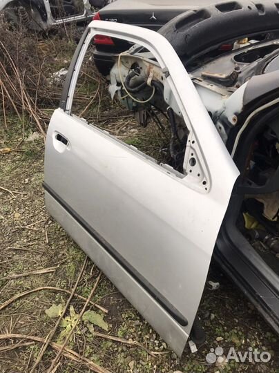 Продам двери Ниссан Примера Р11