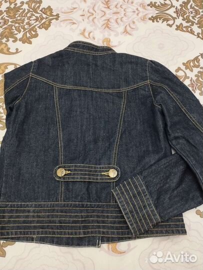 Джинсовая куртка