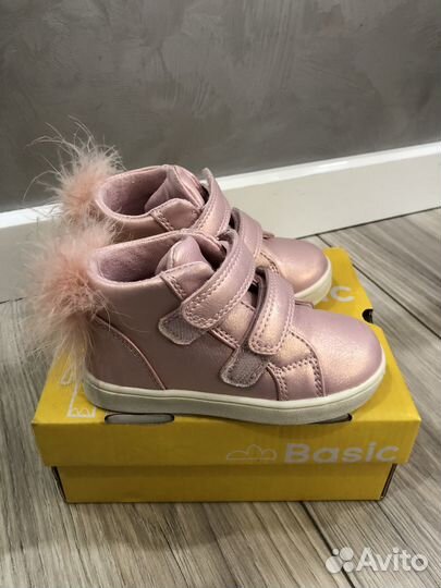 Ботинки на девочку 24
